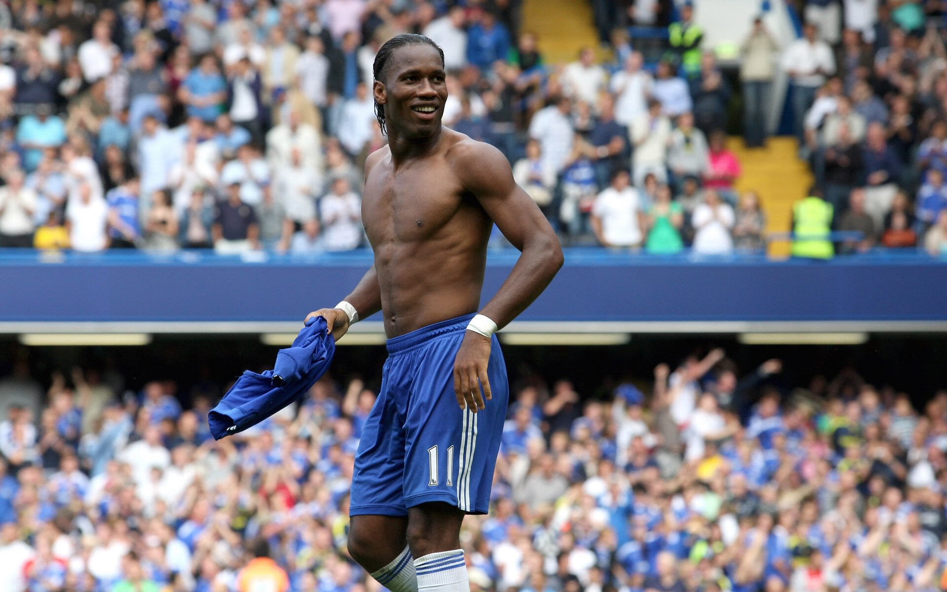 意甲焦点战之夜，詹姆斯主宰比赛走向，当绿茵场遇见篮球基因